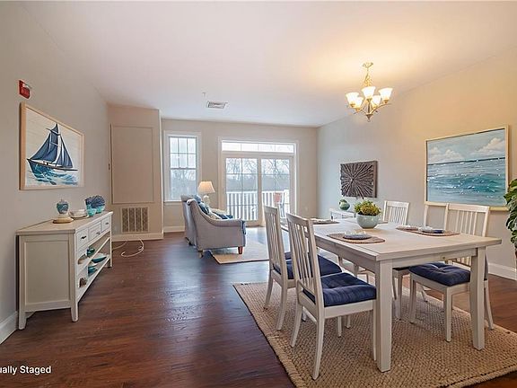 4th image of 301 Church St APT 306
