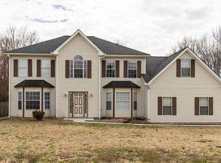 2132 Pixie Rose Ln, Loganville, GA 30052