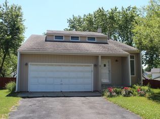 4841 Blossom Ct, Waukegan, IL 60087