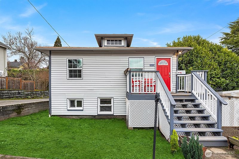 2nd image of 2614 E Pike Street