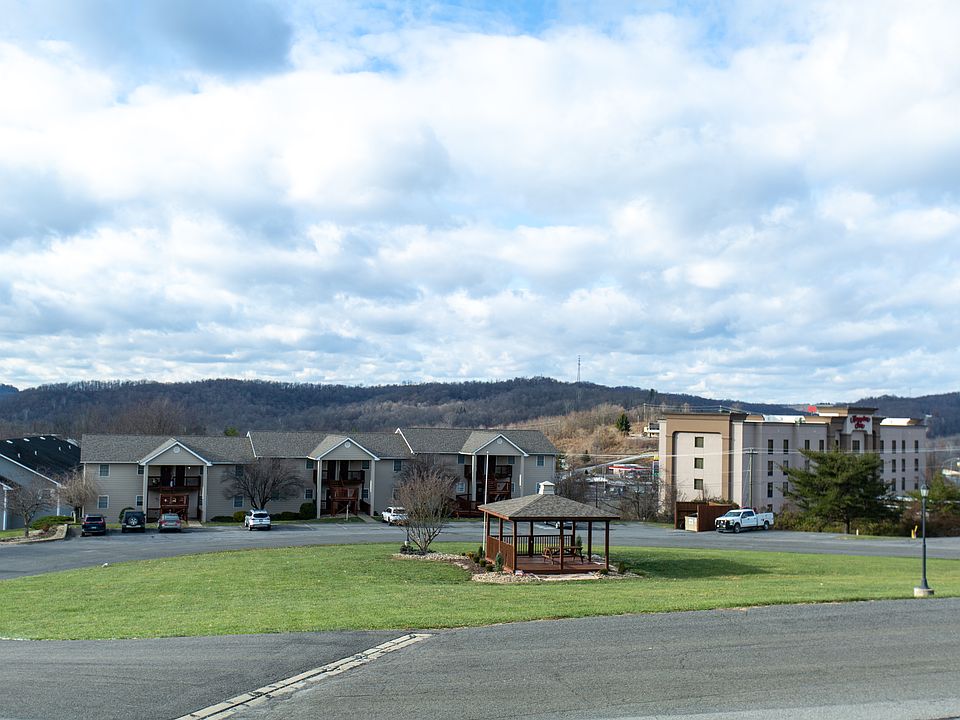 Cedar Ridge Exterior
