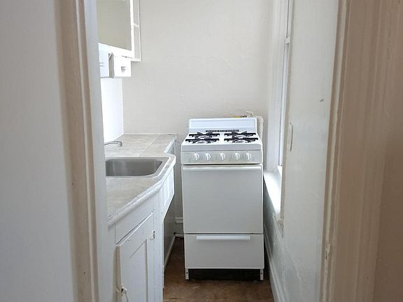 3rd image of 257 Gano St APT 10