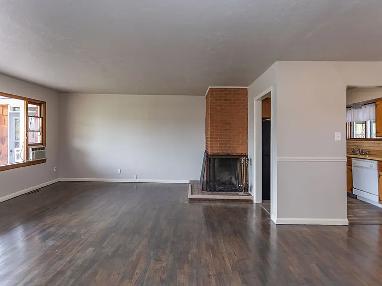 614 Ramona Ave — Photo 5