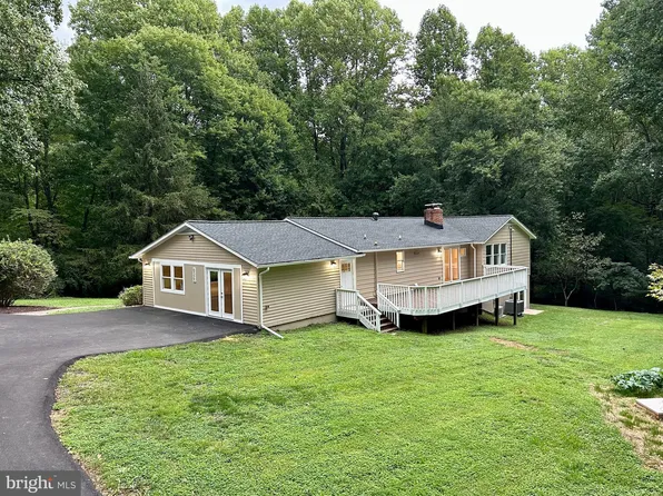 8323 Sharon Dr, Frederick, MD 21704