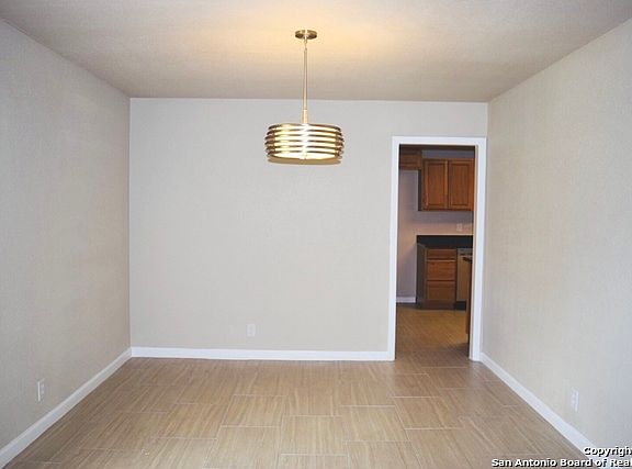 3rd image of 5130 Timber Trace St