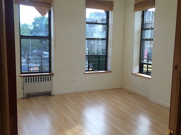 2nd image of 246 Suydam St APT 3L