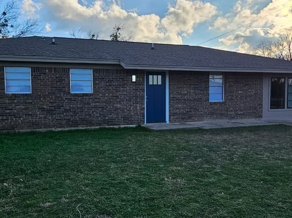 1201 Gantt St, Bangs, TX 76823