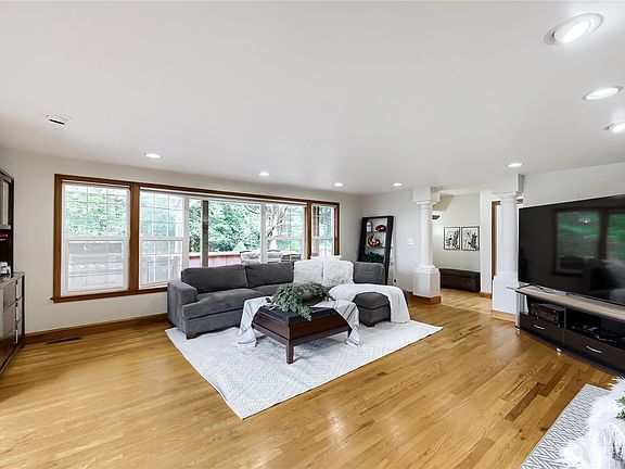 3rd image of 18314 320th Avenue NE