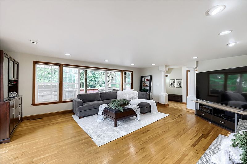 5th image of 18314 320th Avenue NE
