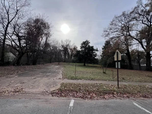 1690 Corning Ave, Memphis, TN 38127