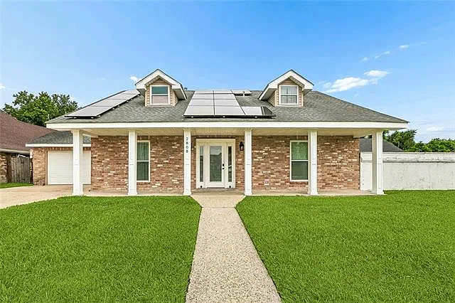3 bed, 2.5 bath, 2300 sqft, $3,000 — Photo 2