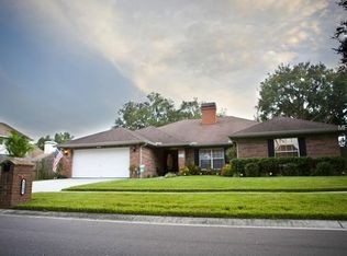 1265 Lornewood Dr, Valrico, FL 33596