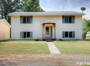 14650 Red Pine Dr, Kent City, MI 49330