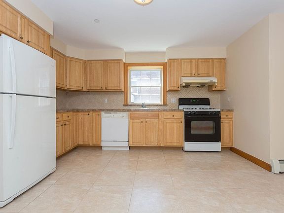 3rd image of 4228 214th Pl APT 1B