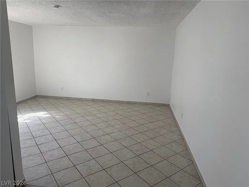 2 bed, 1.0 bath, 3540 sqft, $1,100 — Photo 1