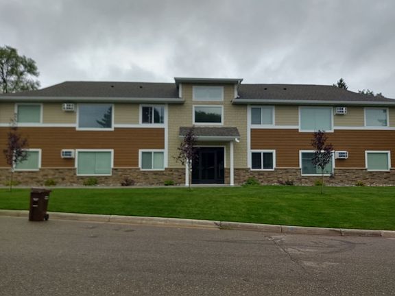 4th image of 914 6th Ave NE #5