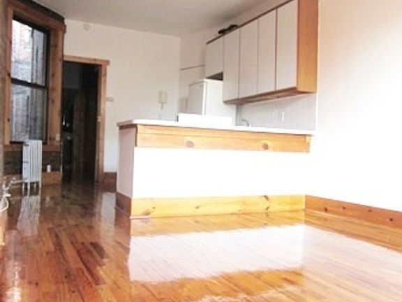 2nd image of 105 Macdougal St APT 26