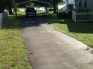 883 Paradise Island Dr, Defuniak Springs, FL 32433