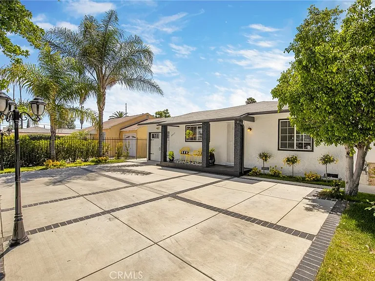6823 Matilija Ave — Photo 4