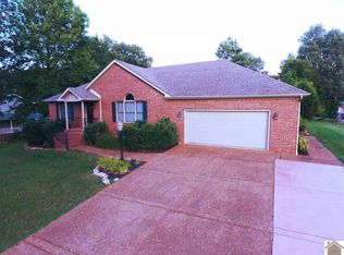 150 Pinebrook Dr, Paducah, KY 42001