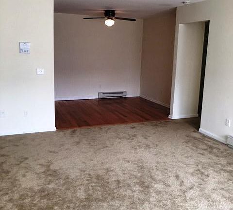 3rd image of 330 Shore Dr APT E-4