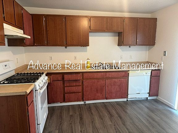 3rd image of 3812 Mahogany St