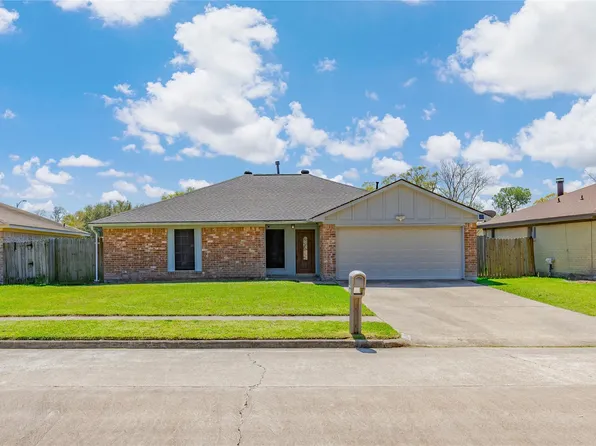 1703 Packsaddle Ln, Baytown, TX 77521