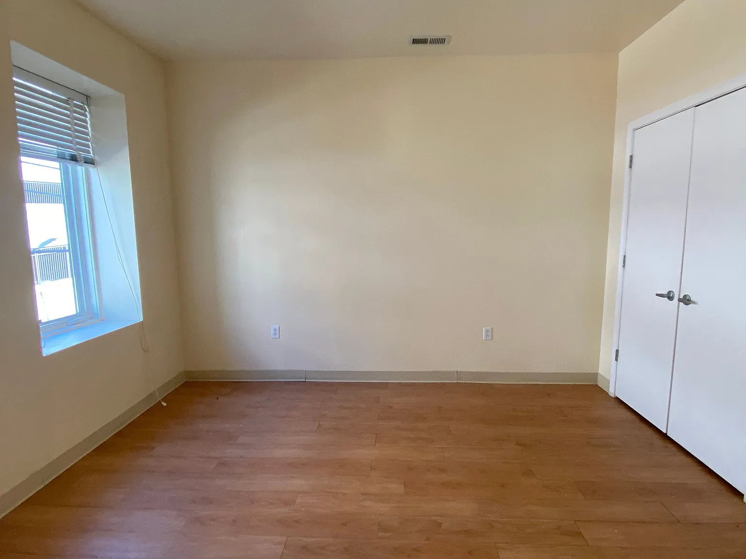 5 bed, $2,500 — Photo 2
