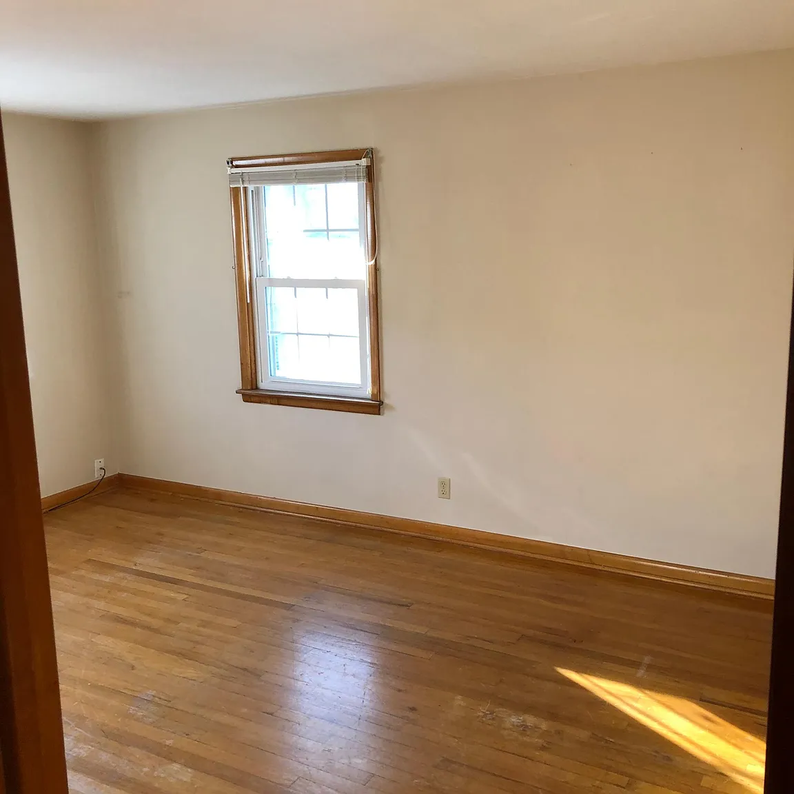 881 Genesee Ave NE photo 1