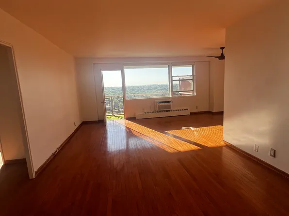 5700 Arlington Avenue image 1 of 16