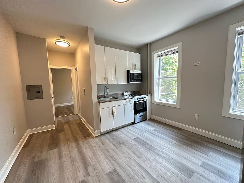 2nd image of 1062 W Side Ave #26B