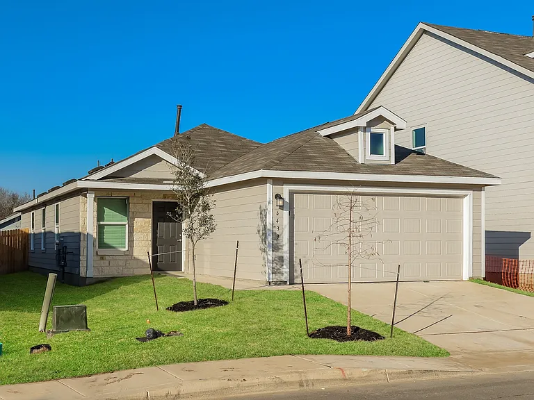4439 Emma Way — Photo 3