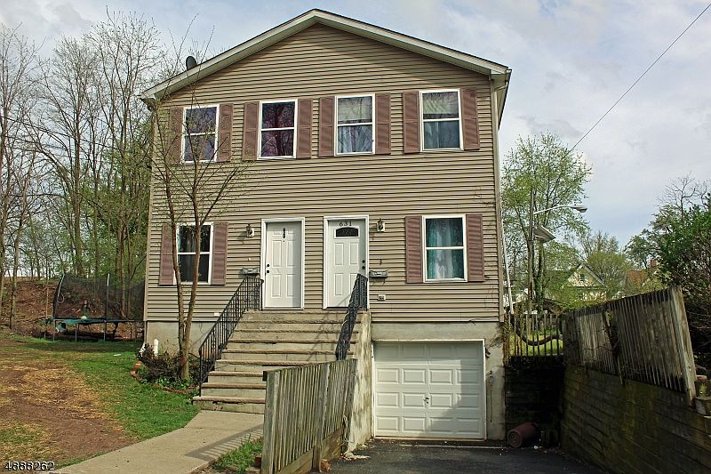 1st image of 629-31 S 2ND ST