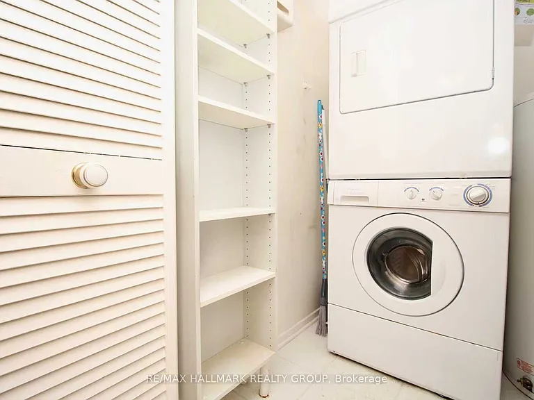 1099 Cadboro Rd #115 — Photo 9