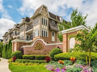 487 Pacing Way, Westbury, NY 11590