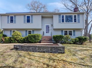 13 Inman St, Hopedale, MA 01747