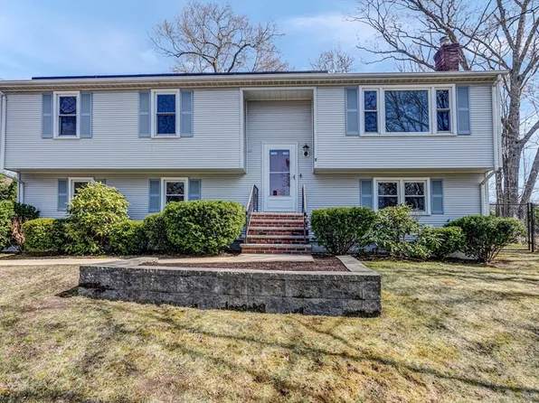 13 Inman St, Hopedale, MA 01747