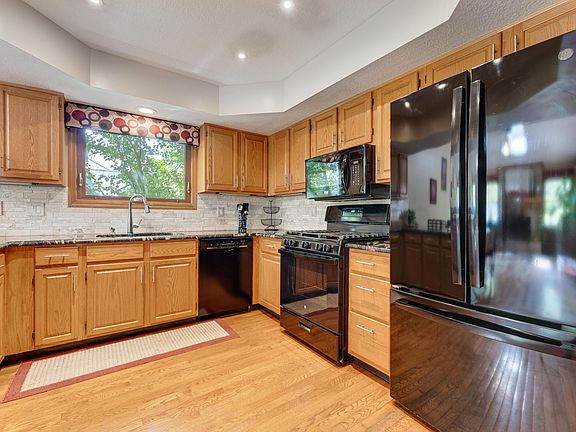 3rd image of 4567 Cutwater Ln