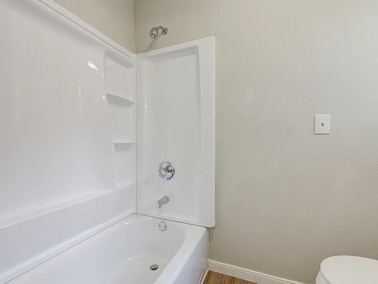2035 Deerhurst Ln — Photo 12