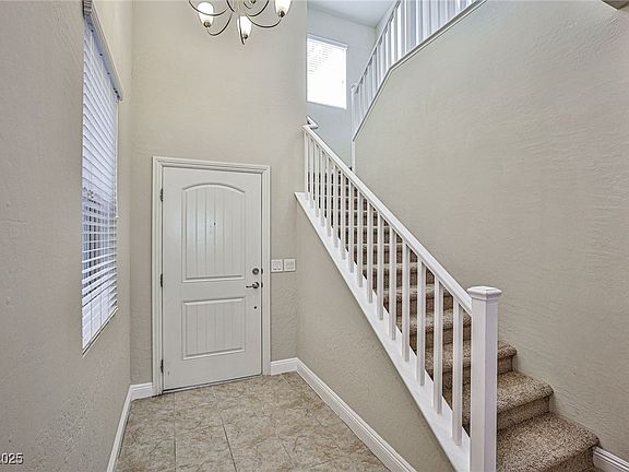 4th image of 42 Navy Strauss St