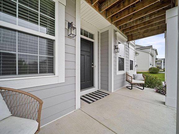 4th image of 765 Avebury Dr