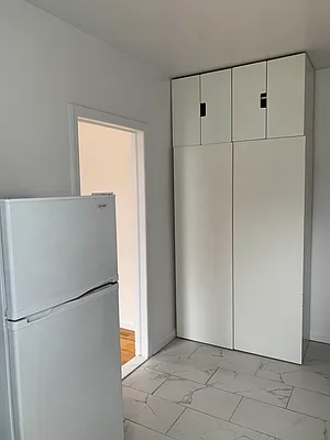 Rented by Salon Realty Corp | media 19