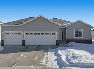 3724 49th St S, Fargo, ND