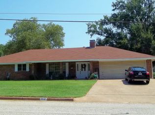 512 Gardner Dr, Palestine, TX 75803