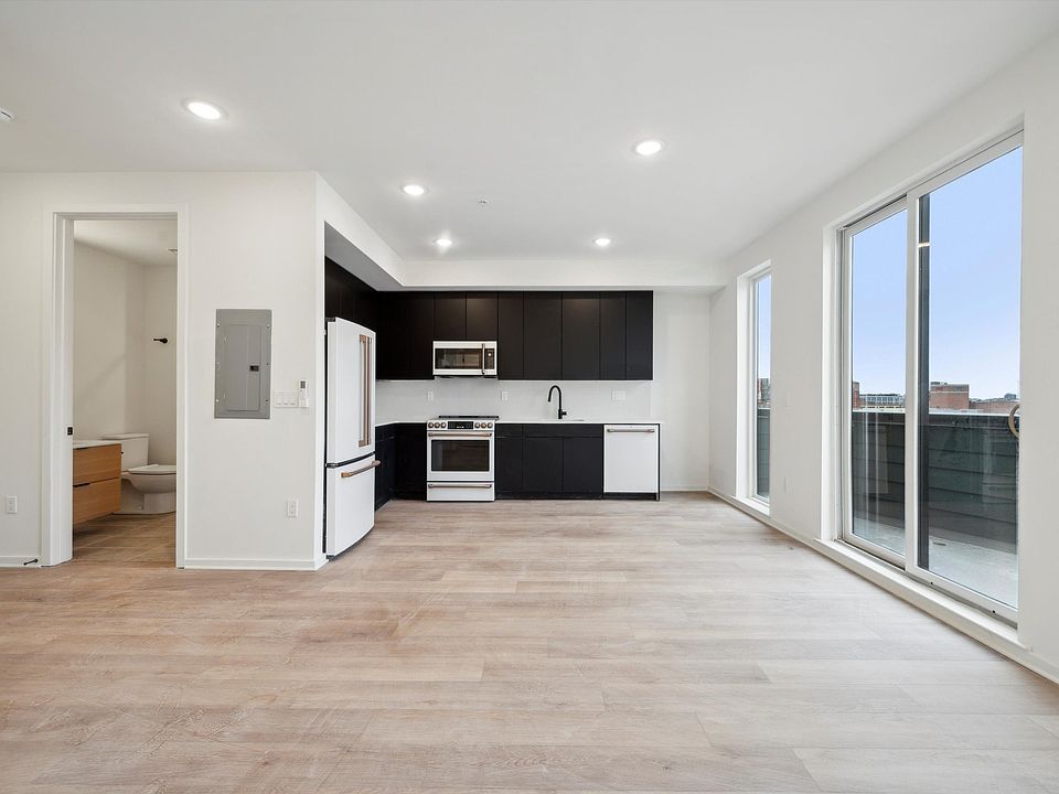 1st image of 227 N 12th St #603