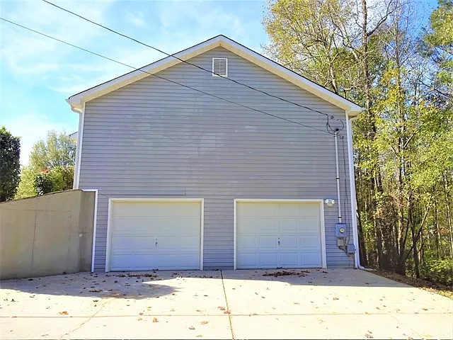 302 Christian Ct — Photo 17