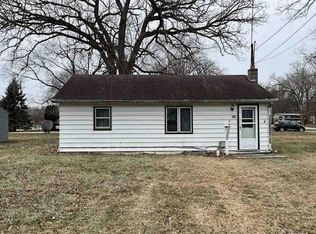 806 N Hunt Ave, Freeport, IL 61032