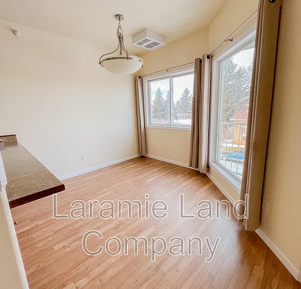 1157 N 17th St — Photo 3