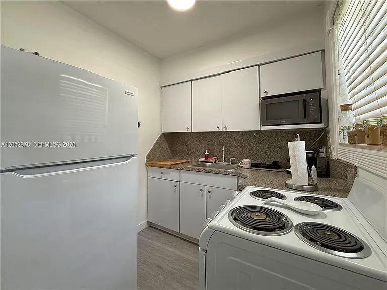 3123 SW 25th Ter #FRONT — Photo 14