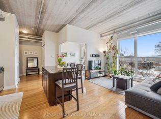 36 Regina St N #203, Waterloo, ON N2J3A2